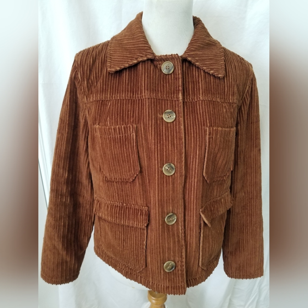 Harvé Benard wide corduroy buttoned short pea coat in size medium.